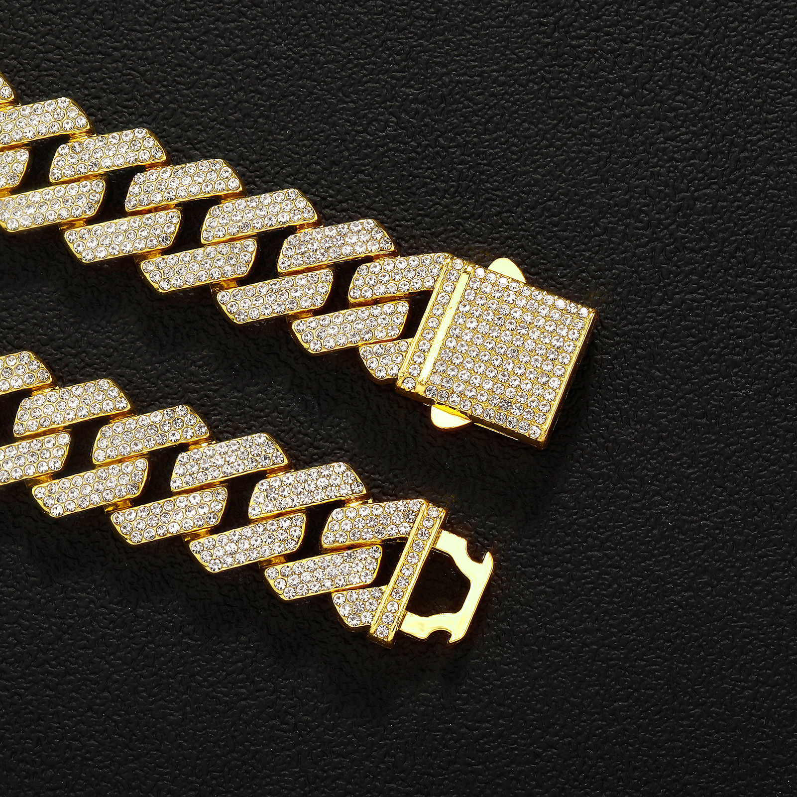 Hip-Hop Jewelry 20mm Diamond-Shaped Cuban-Link Necklace – Image 3
